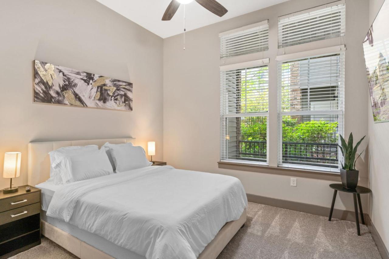 Grand Luxury Premium Vaulted Ceilings Appartement Woodbridge Buitenkant foto