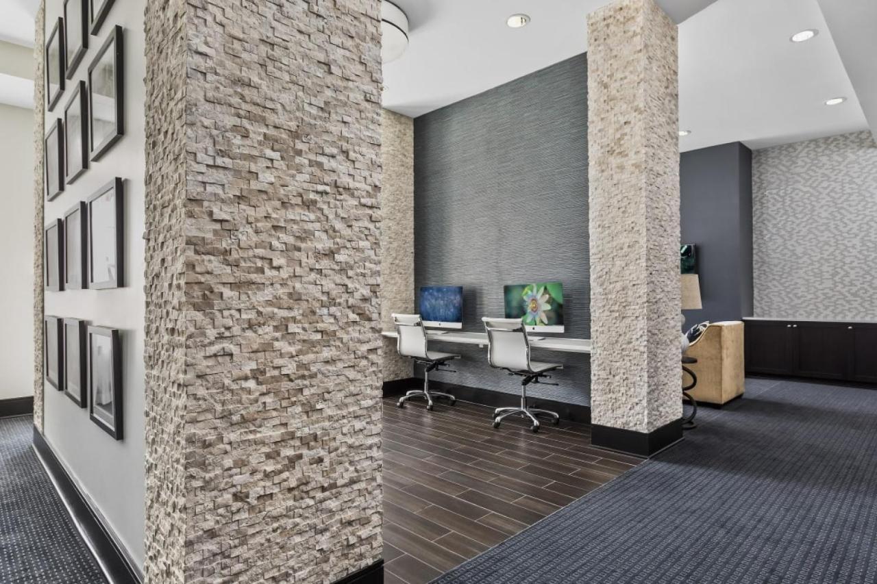 Grand Luxury Premium Vaulted Ceilings Appartement Woodbridge Buitenkant foto