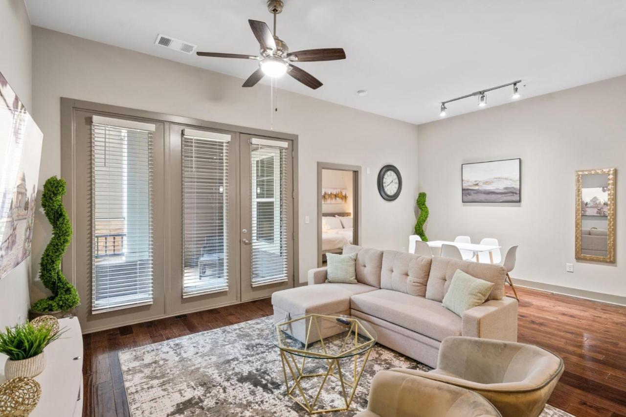 Grand Luxury Premium Vaulted Ceilings Appartement Woodbridge Buitenkant foto